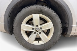 harmaa Volkswagen T-Roc 2023 kuva 11.