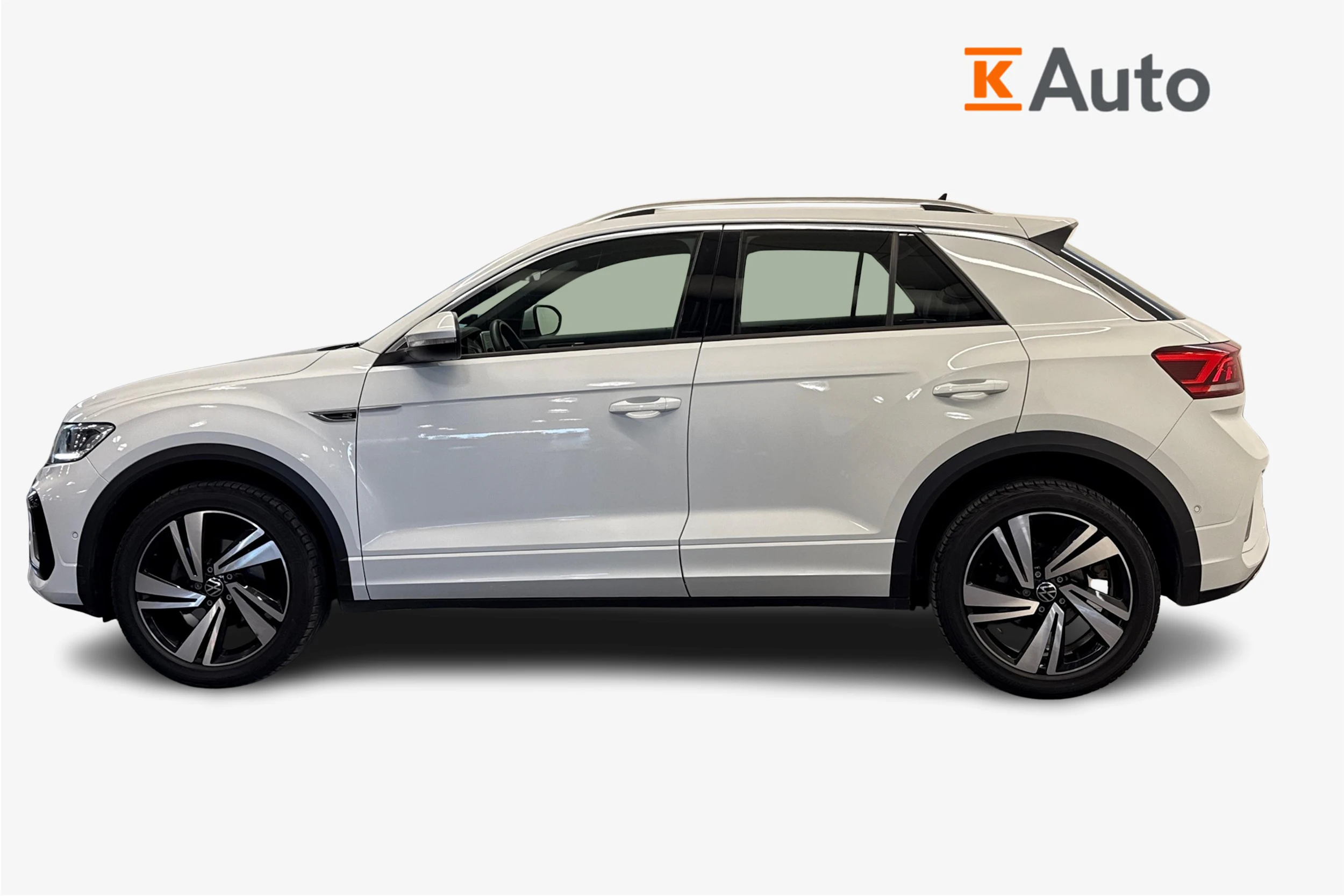 Valkoinen Volkswagen T-Roc 2023 kuva 7.