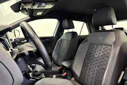 Valkoinen Volkswagen T-Roc 2023 kuva 15.