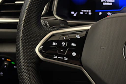 Valkoinen Volkswagen T-Roc 2023 kuva 18.