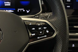 Valkoinen Volkswagen T-Roc 2023 kuva 19.