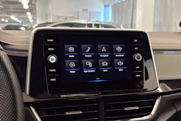 Valkoinen Volkswagen T-Roc 2023 kuva 27.