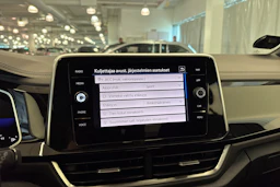 Valkoinen Volkswagen T-Roc 2023 kuva 29.