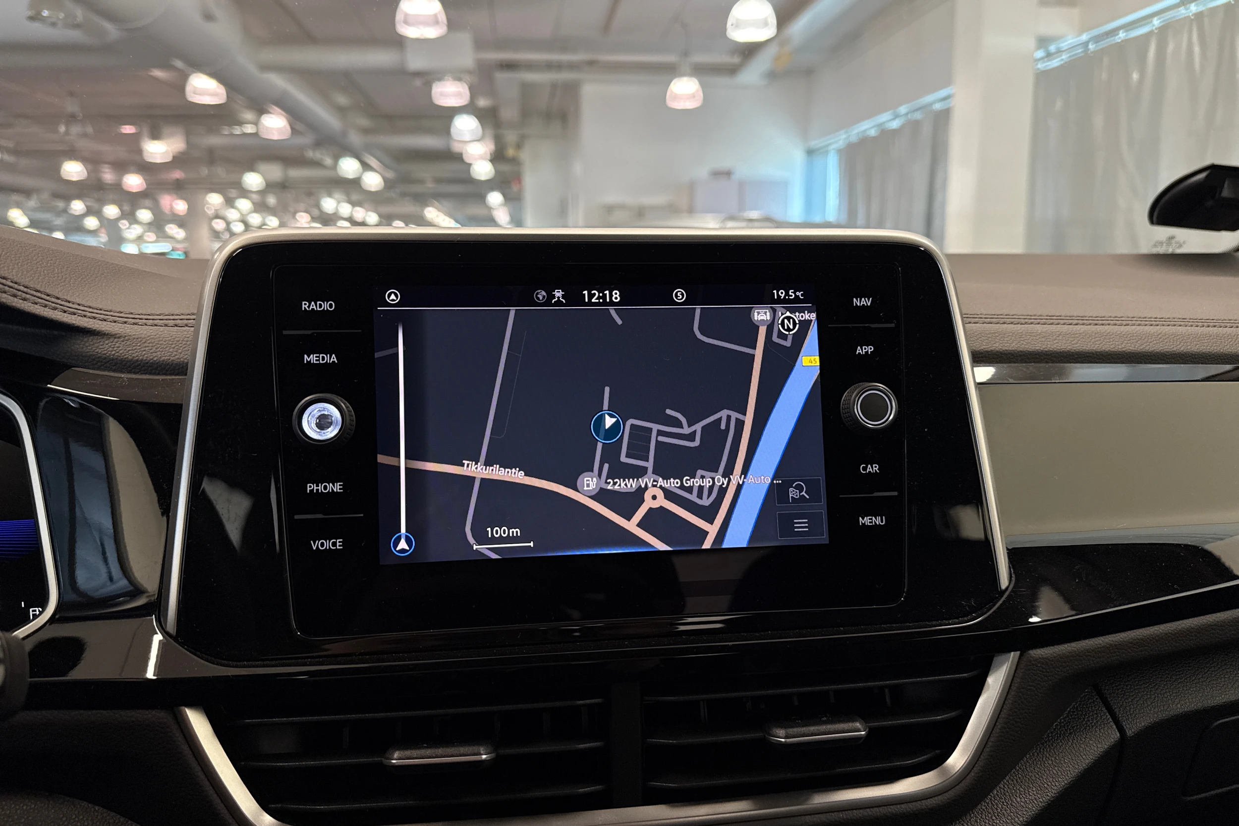 Valkoinen Volkswagen T-Roc 2023 kuva 33.