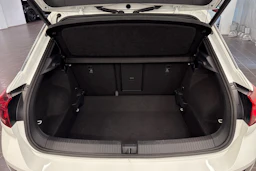 Valkoinen Volkswagen T-Roc 2023 kuva 40.