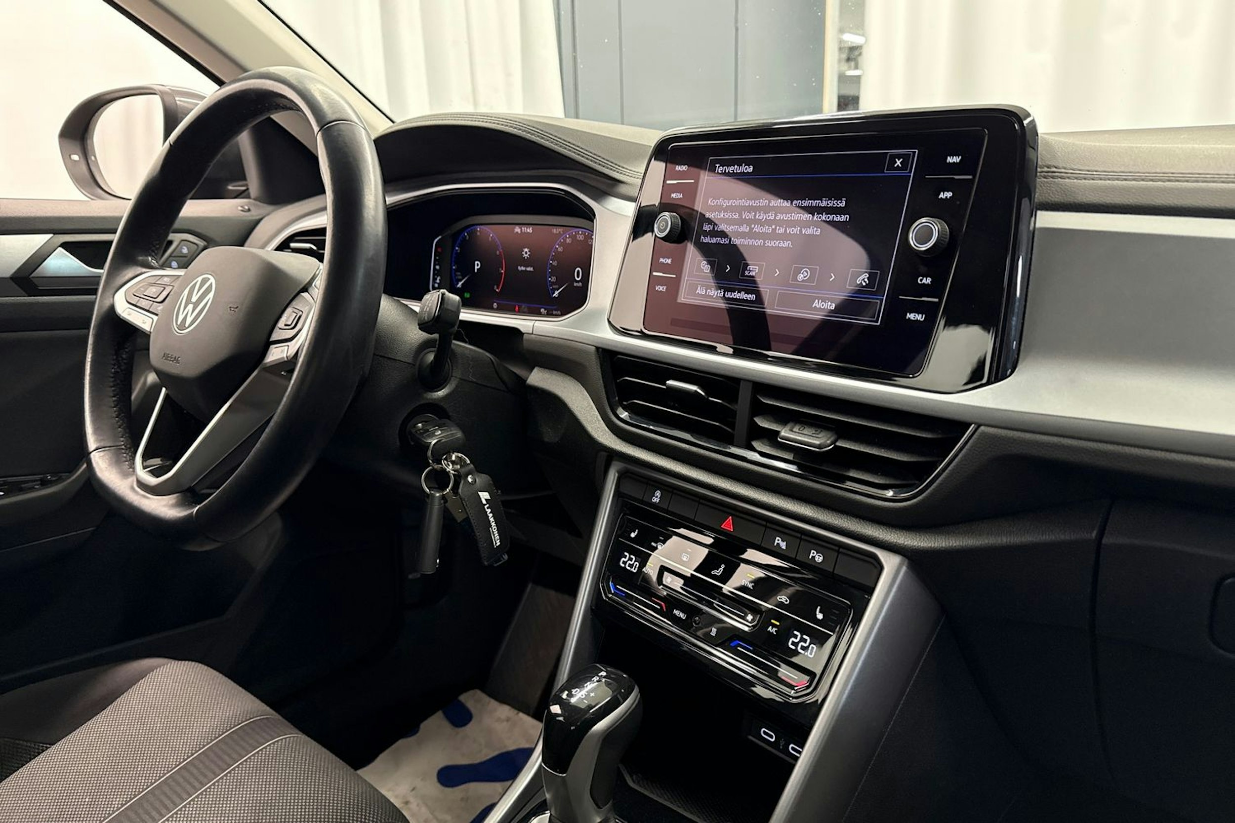 Harmaa Volkswagen T-Roc 2023 kuva 15.