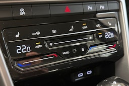 Harmaa Volkswagen T-Roc 2023 kuva 19.