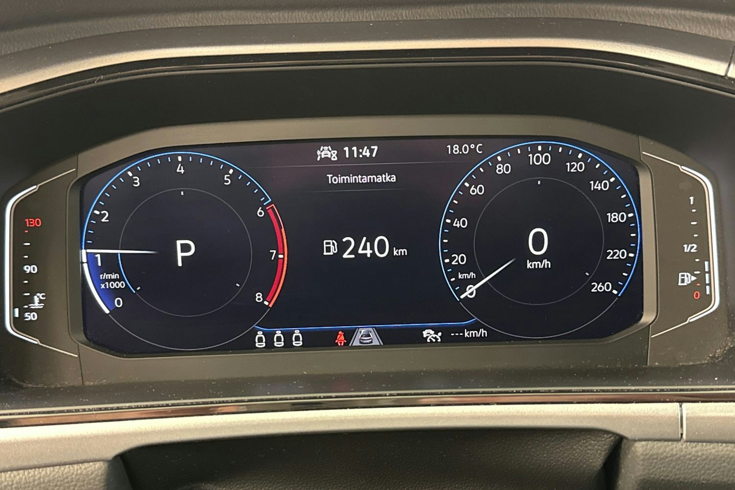 Harmaa Volkswagen T-Roc 2023 kuva 24.