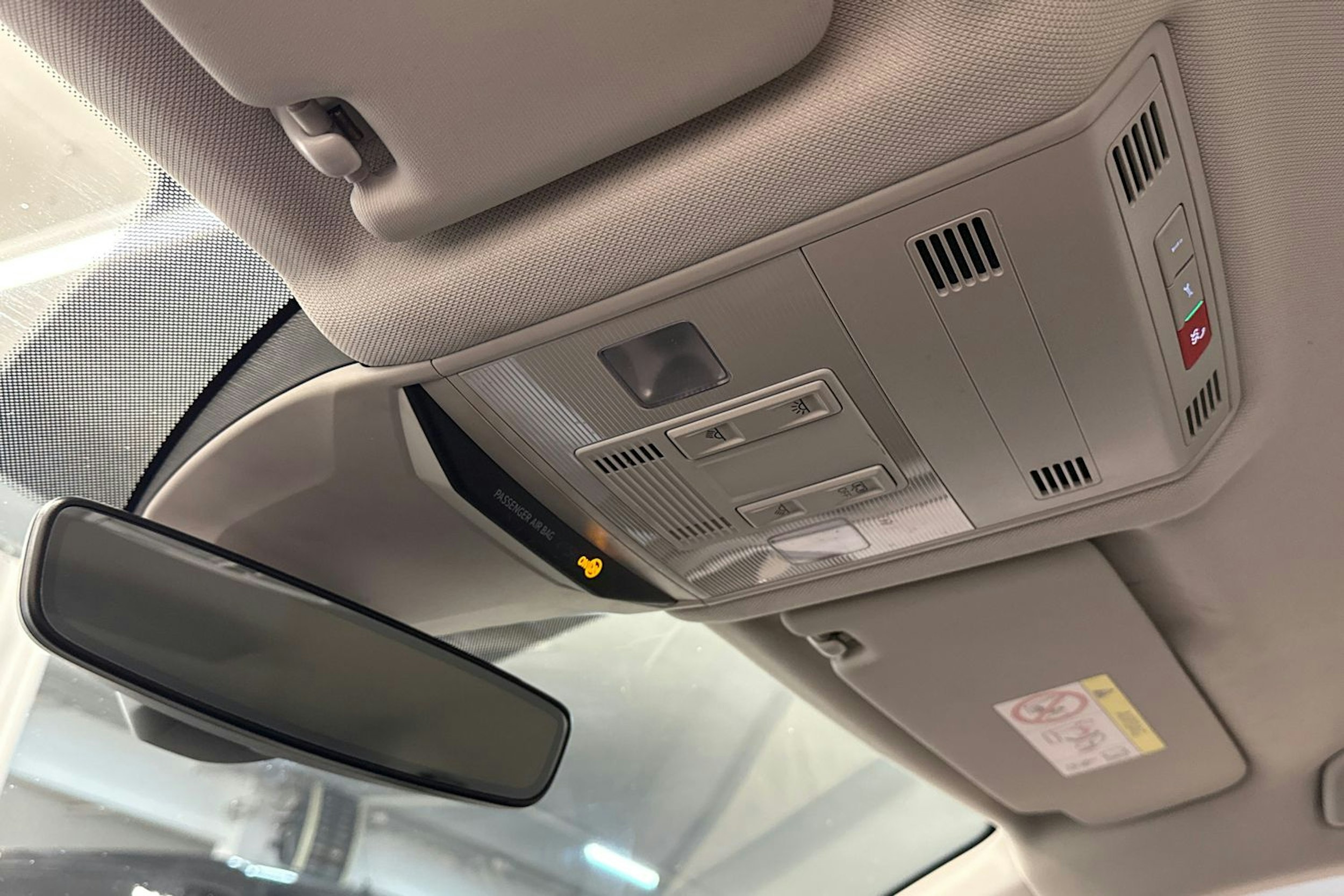 Harmaa Volkswagen T-Roc 2023 kuva 25.