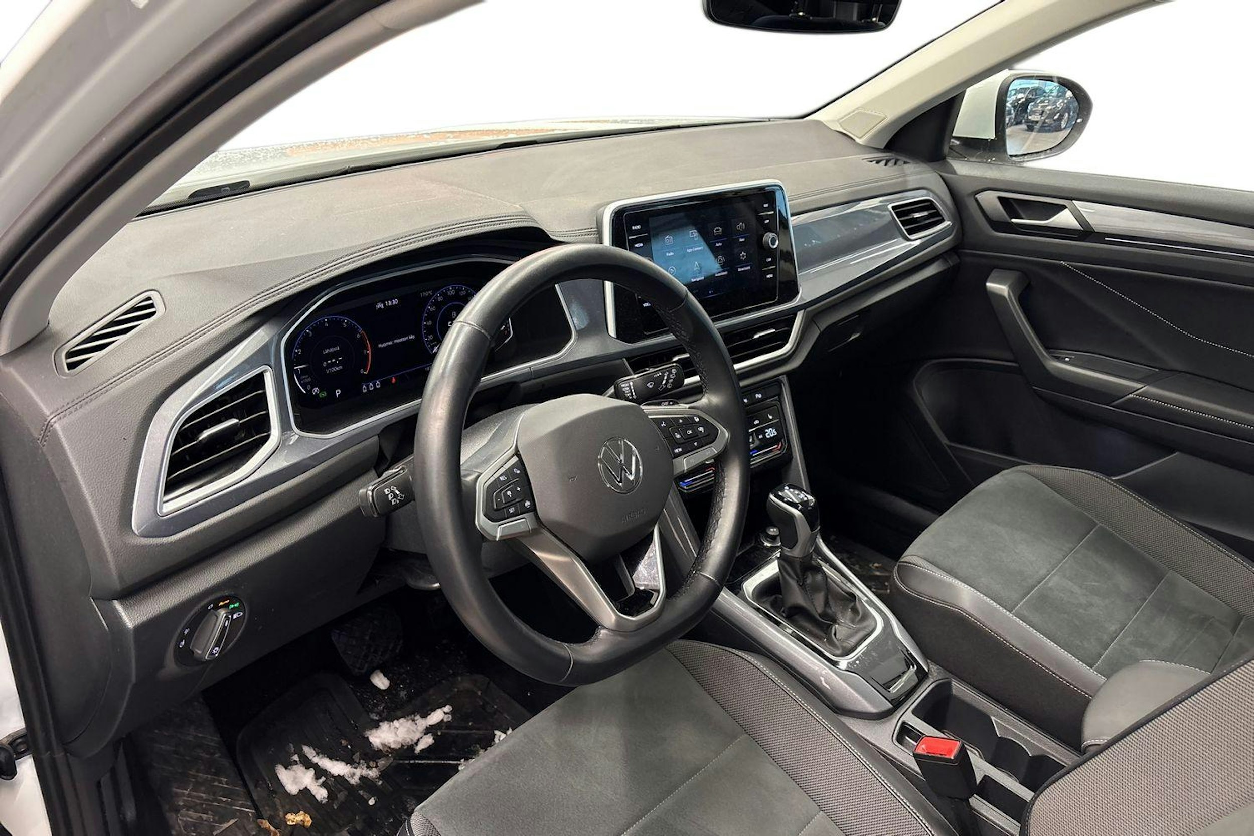 valkoinen Volkswagen T-Roc 2023 kuva 3.