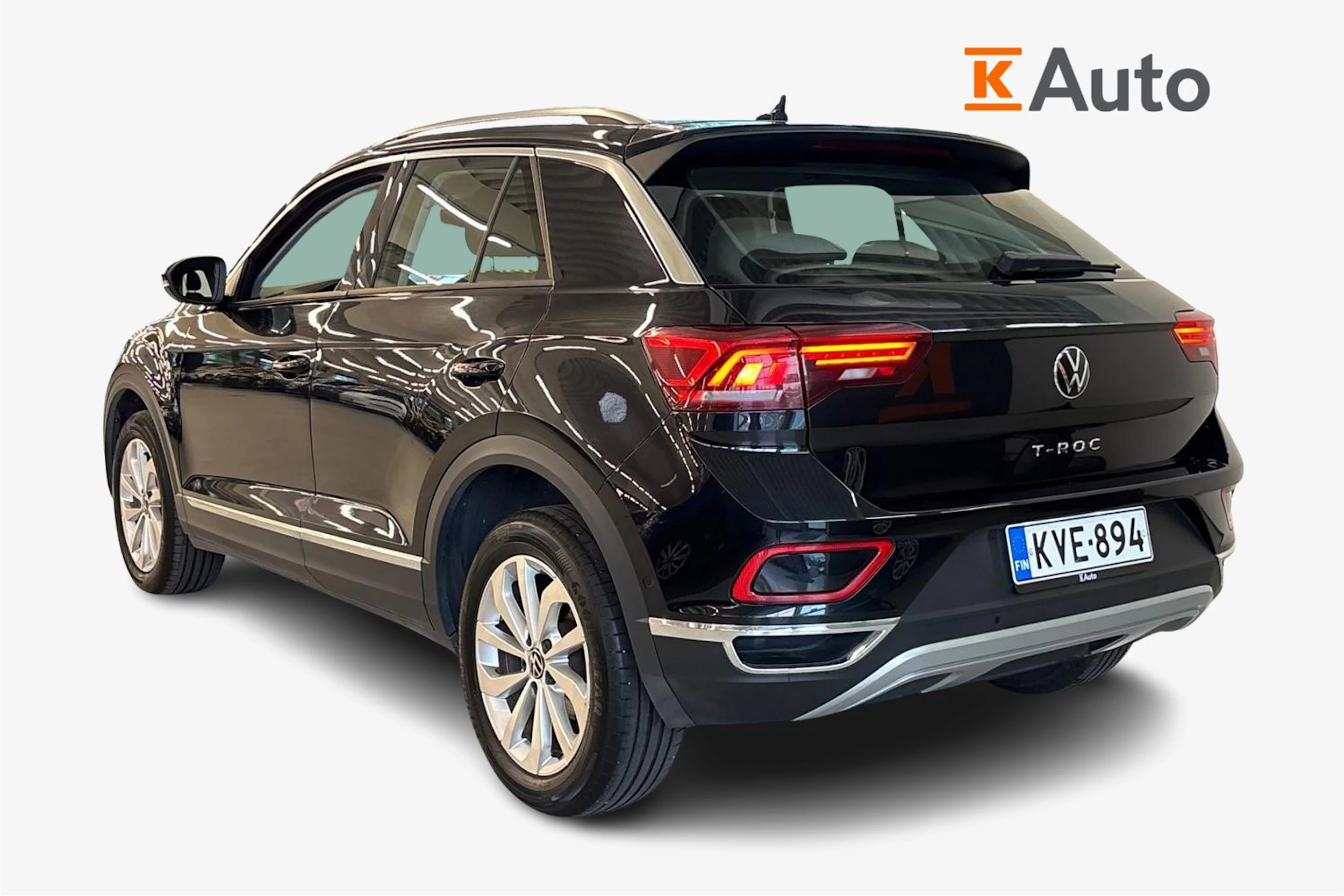 musta Volkswagen T-Roc 2023 kuva 3.