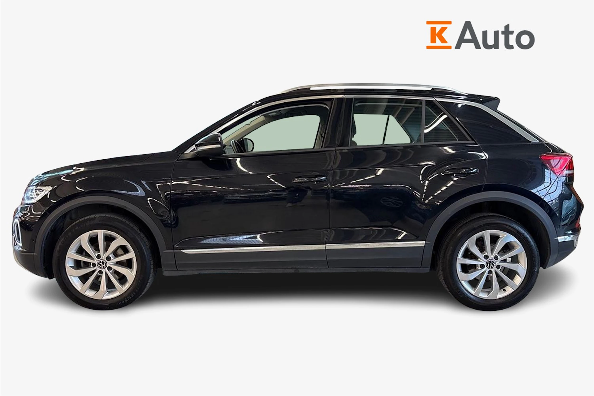 musta Volkswagen T-Roc 2023 kuva 7.