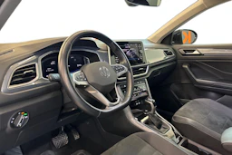 musta Volkswagen T-Roc 2023 kuva 8.