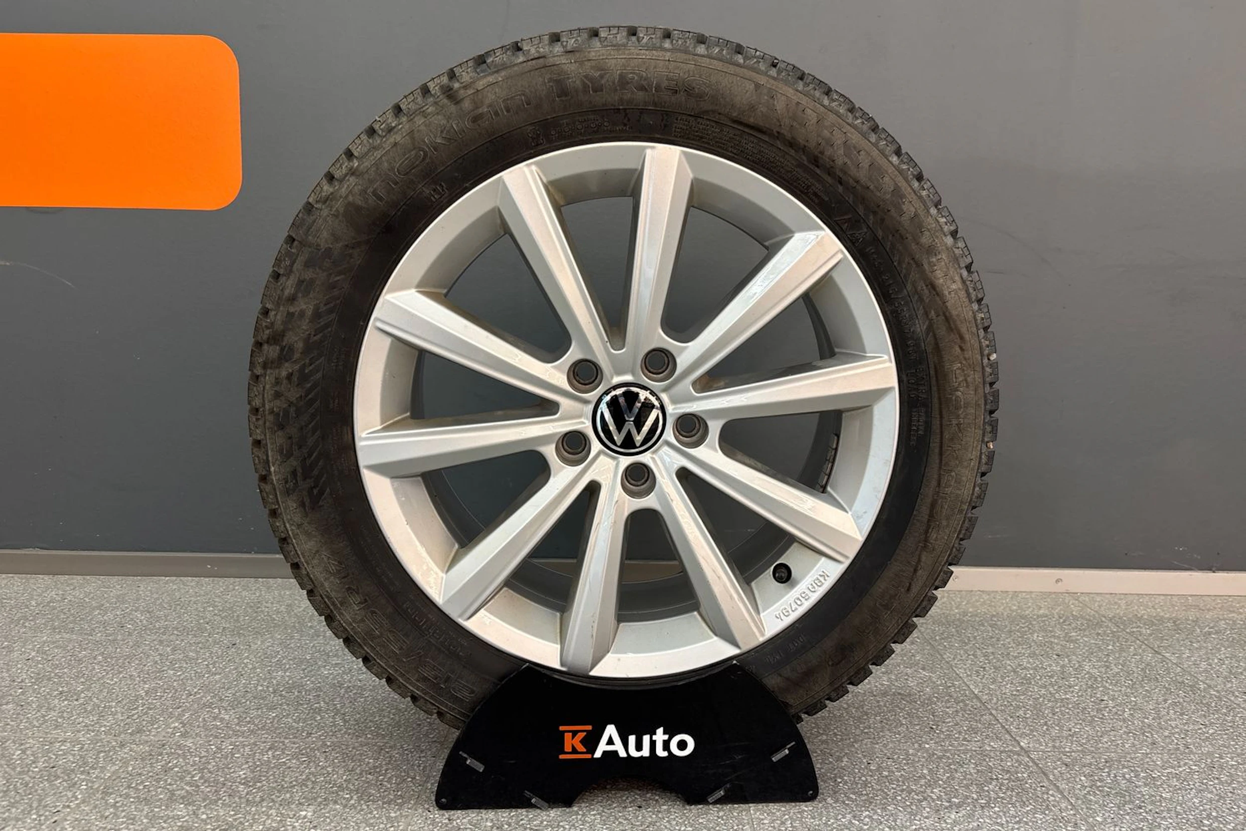 musta Volkswagen T-Roc 2023 kuva 15.