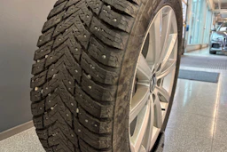 musta Volkswagen T-Roc 2023 kuva 16.