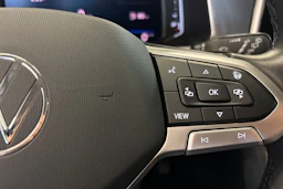 musta Volkswagen T-Roc 2023 kuva 19.