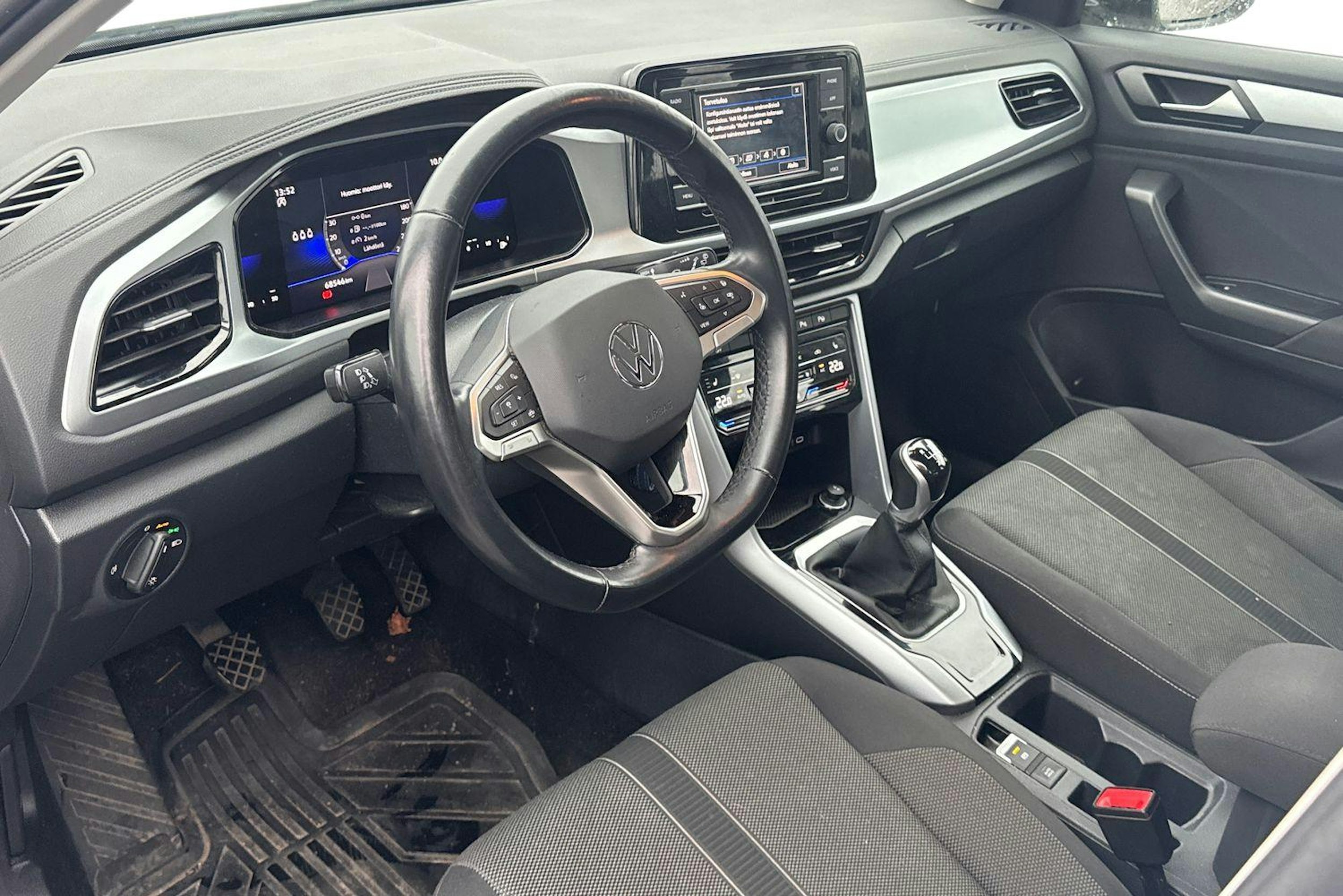 Valkoinen Volkswagen T-Roc 2023 kuva 3.