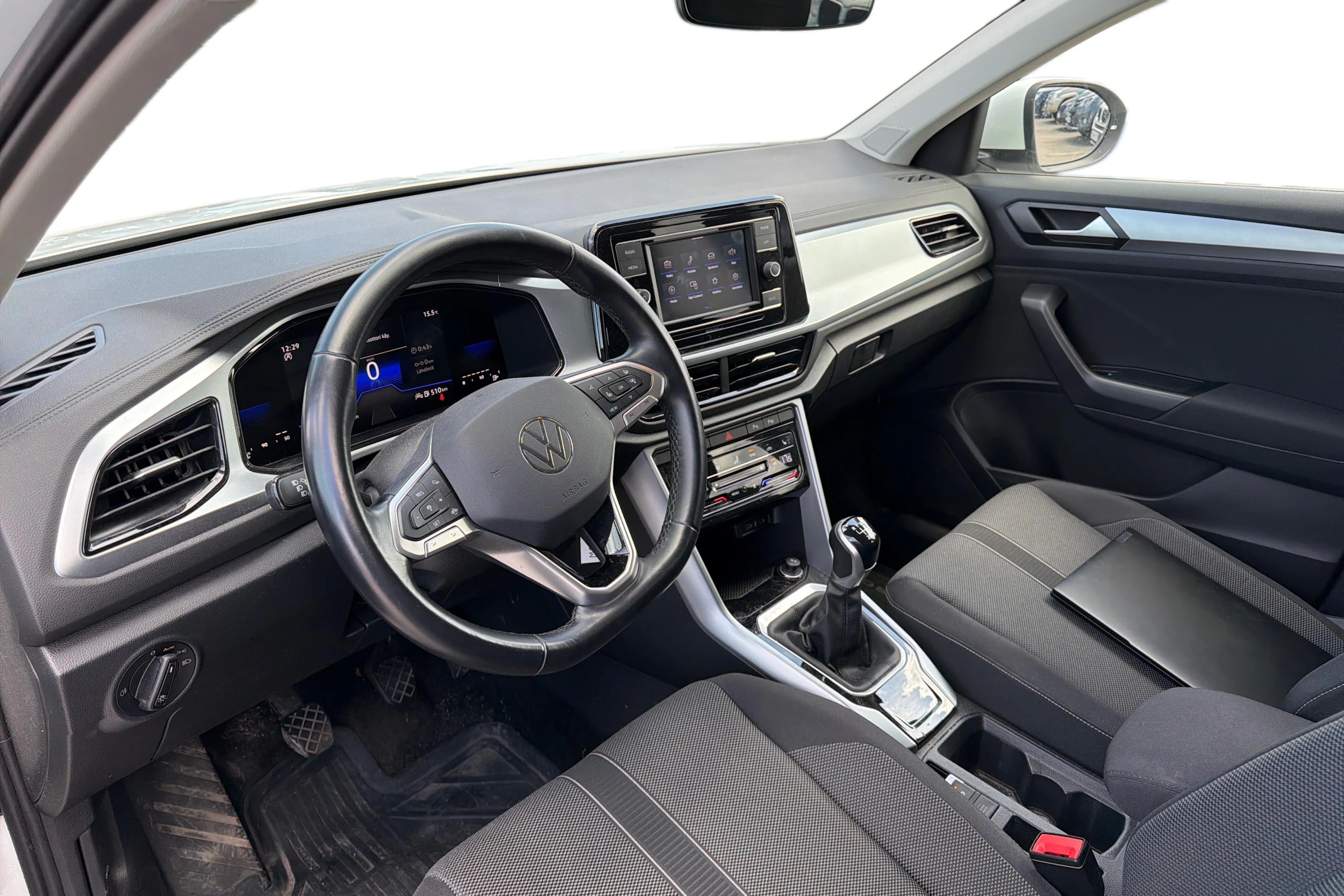 valkoinen Volkswagen T-Roc 2023 kuva 3.