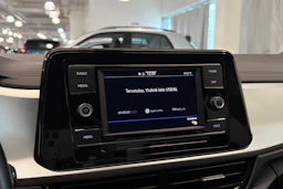 valkoinen Volkswagen T-Roc 2023 kuva 28.