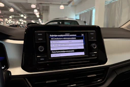 valkoinen Volkswagen T-Roc 2023 kuva 30.