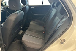 valkoinen Volkswagen T-Roc 2023 kuva 10.