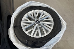 valkoinen Volkswagen T-Roc 2023 kuva 13.