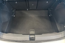 valkoinen Volkswagen T-Roc 2023 kuva 16.