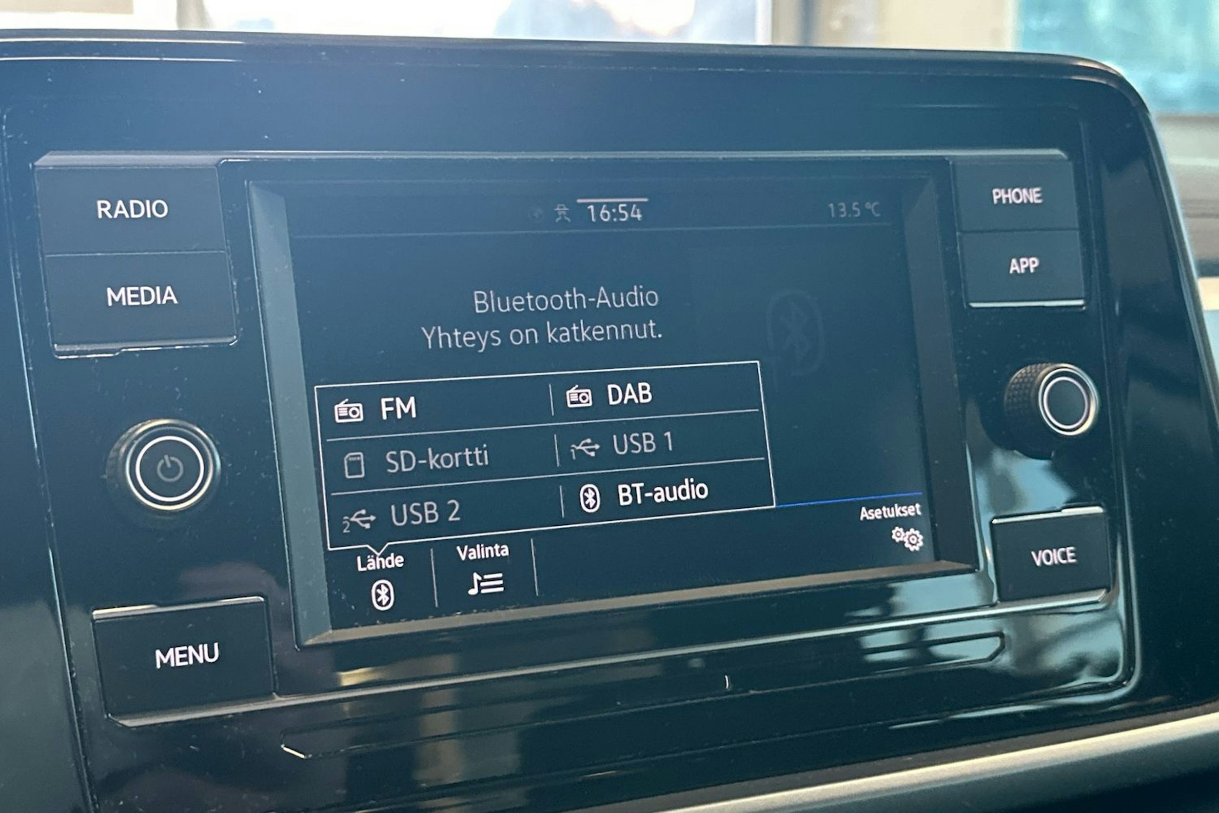 valkoinen Volkswagen T-Roc 2023 kuva 27.