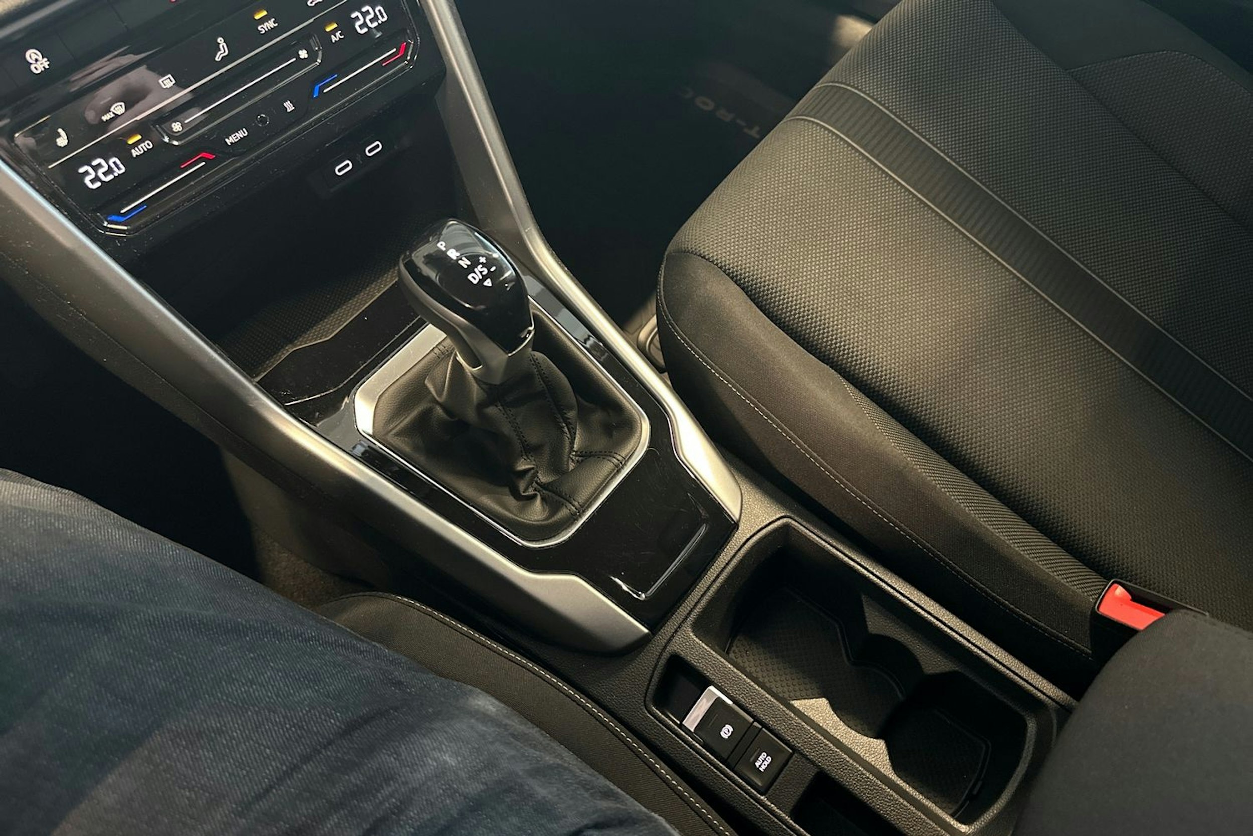 valkoinen Volkswagen T-Roc 2023 kuva 30.