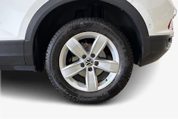 valkoinen Volkswagen T-Roc 2023 kuva 12.