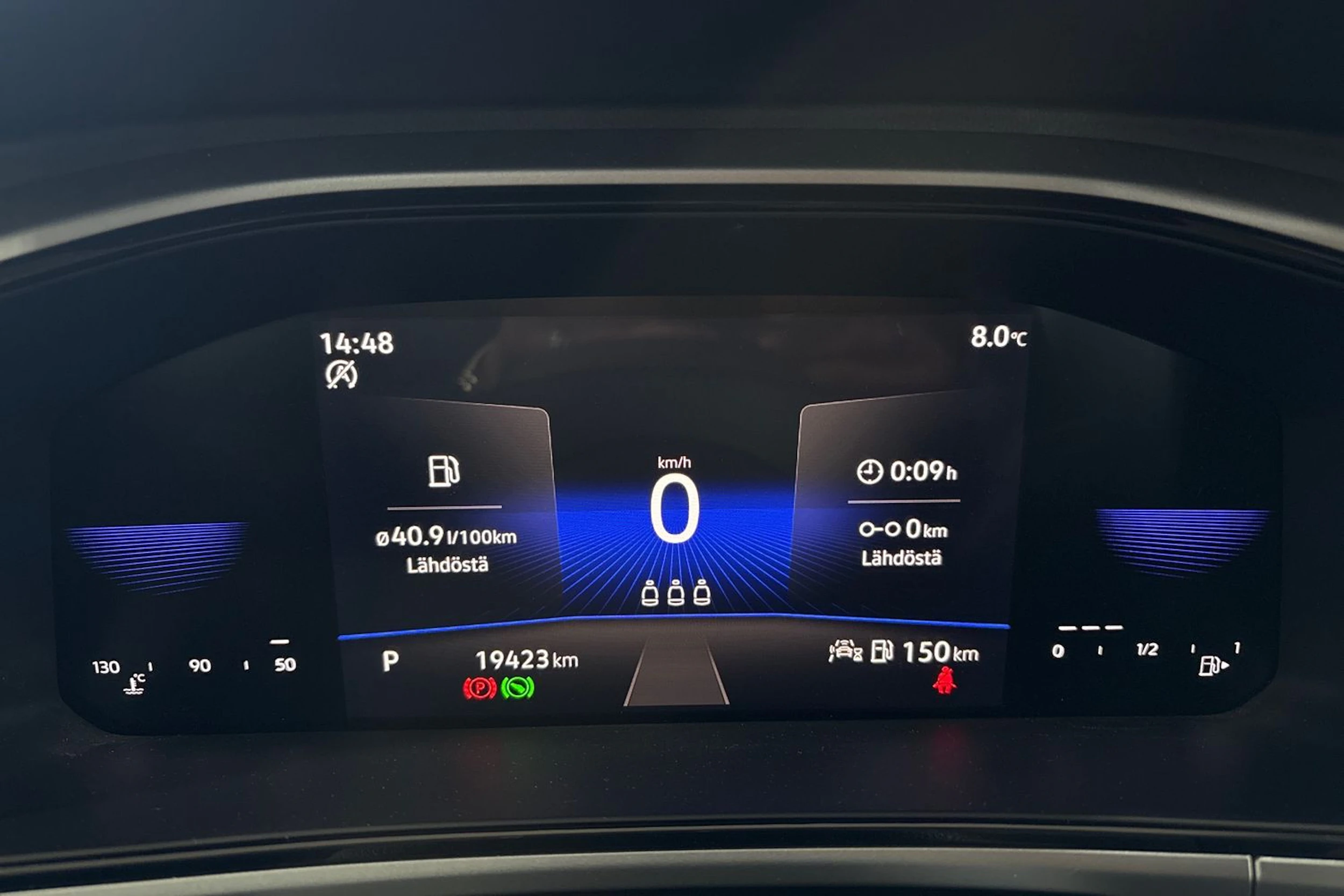 valkoinen Volkswagen T-Roc 2023 kuva 16.