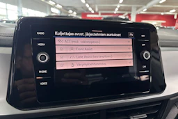 valkoinen Volkswagen T-Roc 2023 kuva 22.