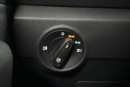 valkoinen Volkswagen T-Roc 2023 kuva 26.