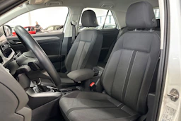 valkoinen Volkswagen T-Roc 2023 kuva 28.