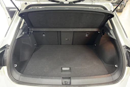 valkoinen Volkswagen T-Roc 2023 kuva 29.