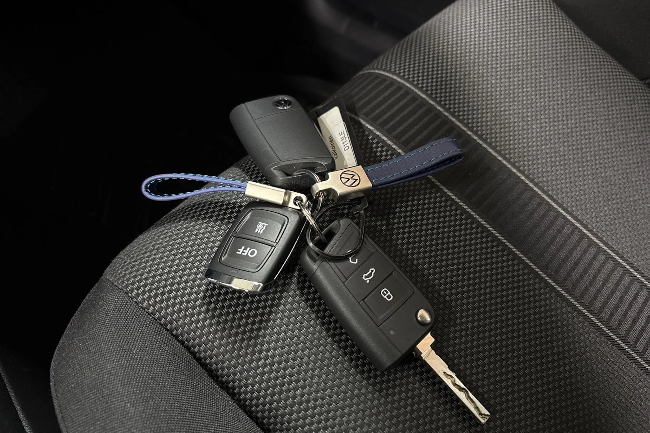 valkoinen Volkswagen T-Roc 2023 kuva 31.