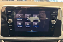 Sininen Volkswagen T-Roc 2023 kuva 13.