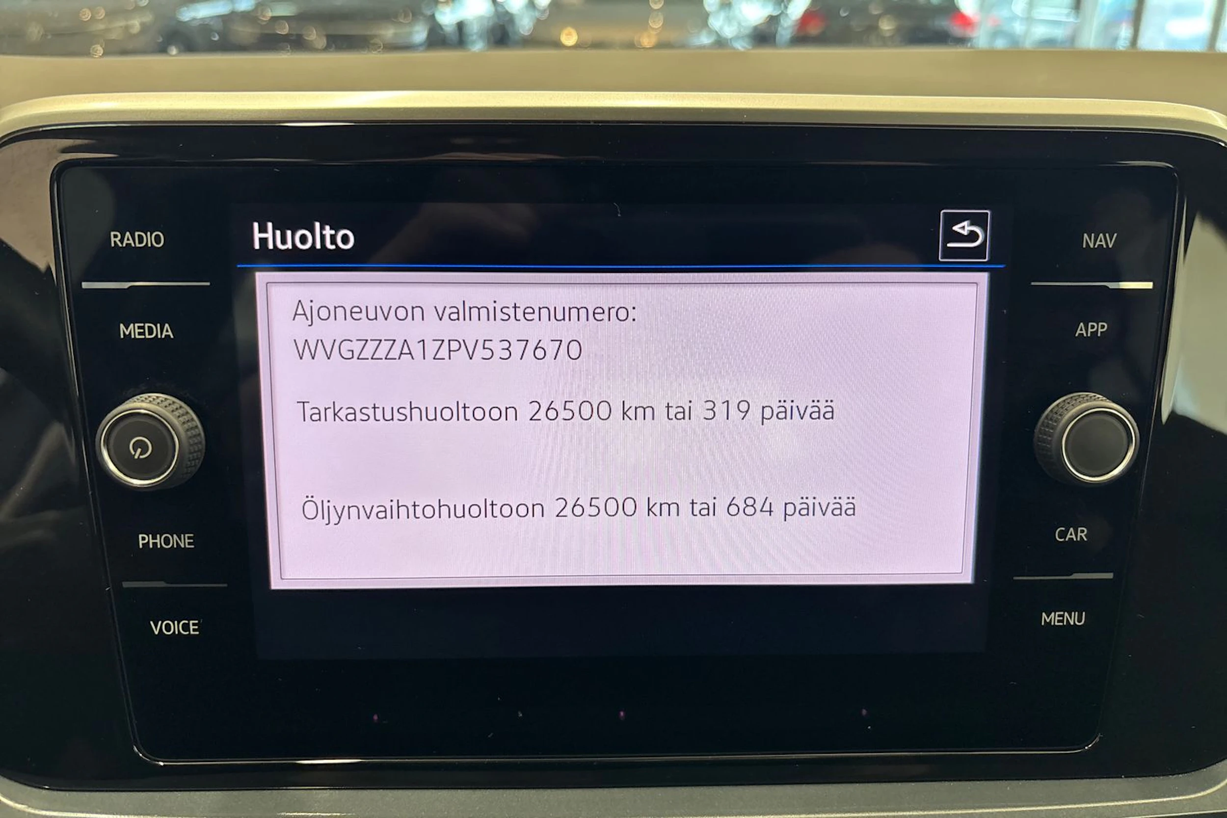 Sininen Volkswagen T-Roc 2023 kuva 16.