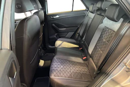 Harmaa Volkswagen T-Roc 2023 kuva 11.