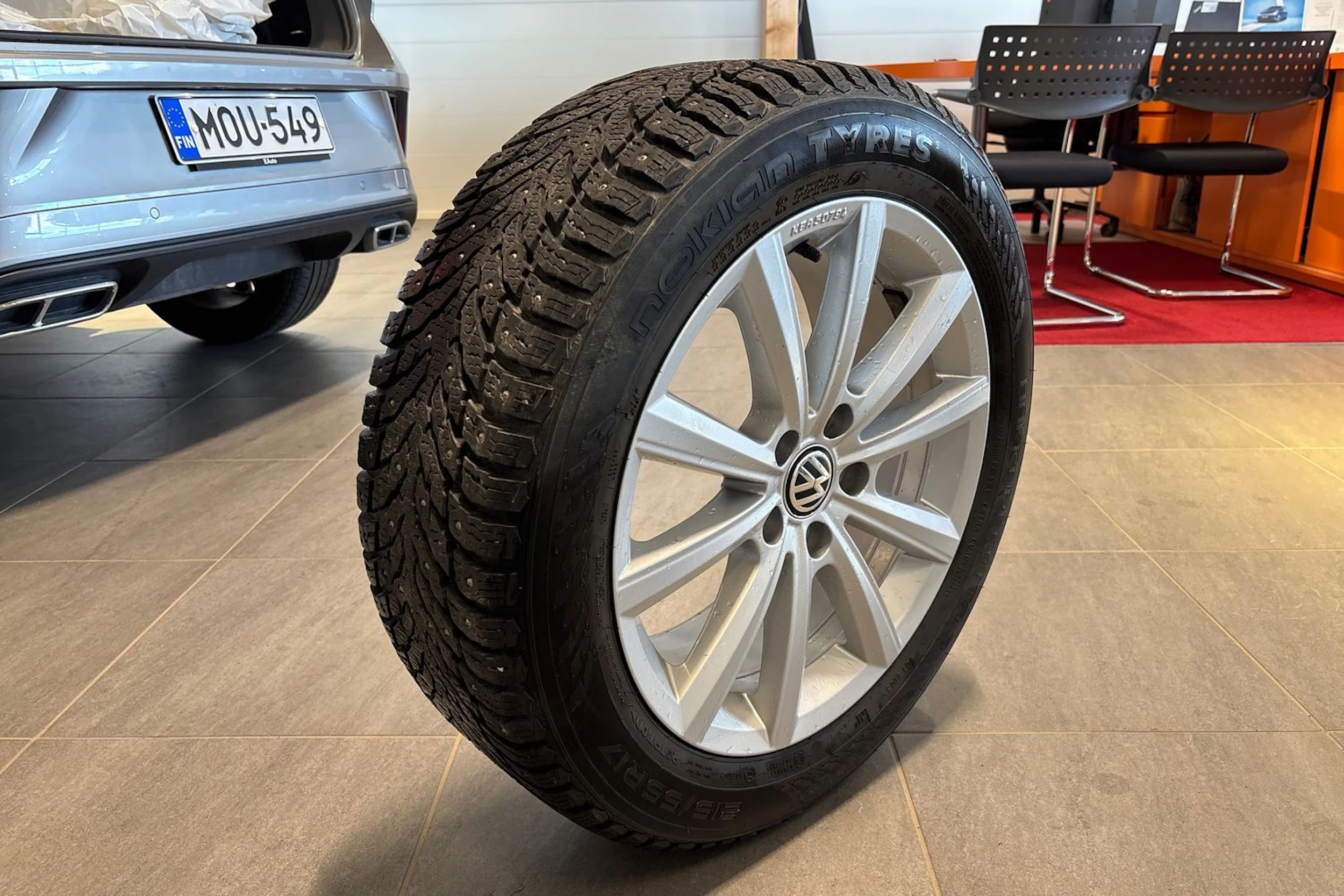 Harmaa Volkswagen T-Roc 2023 kuva 22.