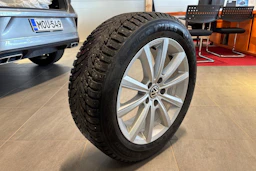 Harmaa Volkswagen T-Roc 2023 kuva 22.
