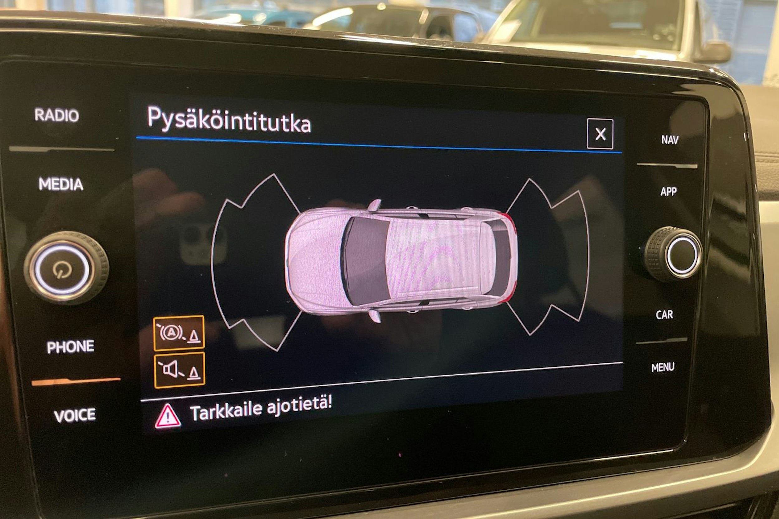 harmaa Volkswagen T-Roc 2023 kuva 17.