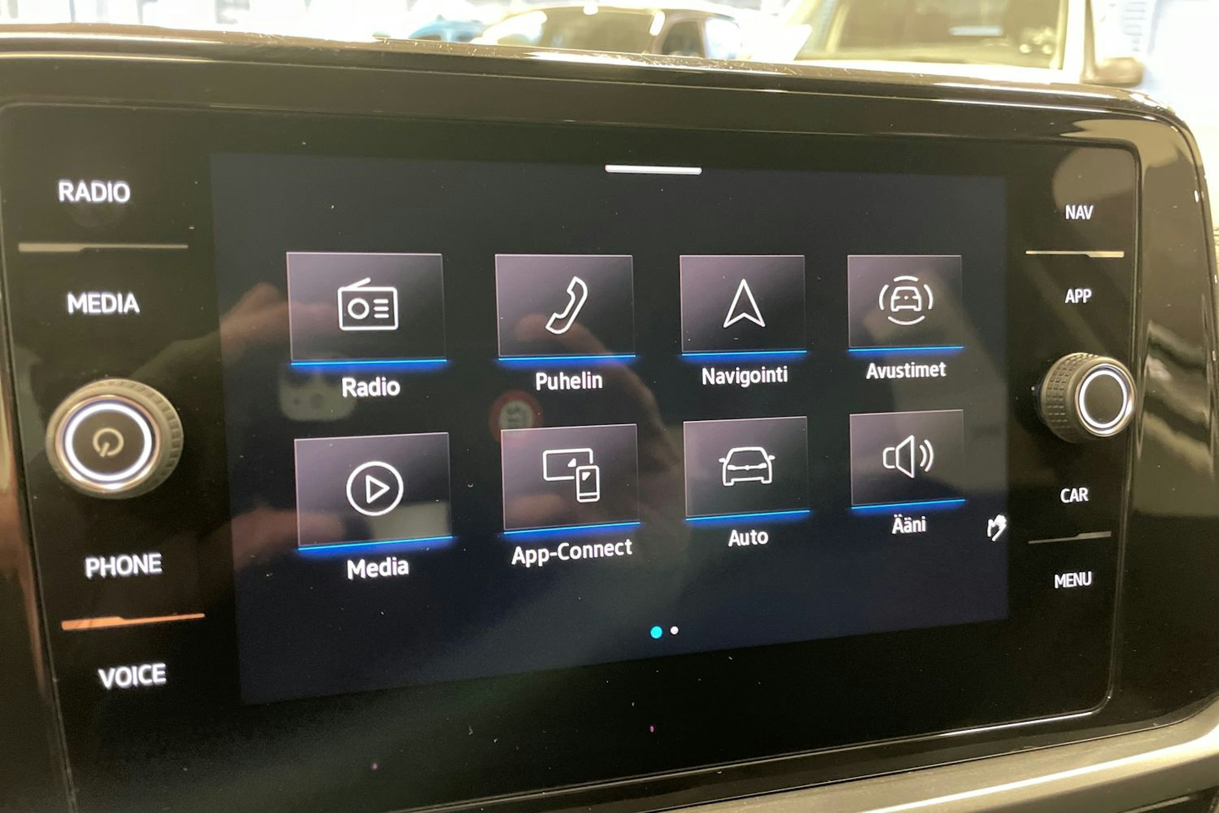 harmaa Volkswagen T-Roc 2023 kuva 18.