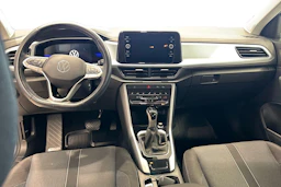 Valkoinen Volkswagen T-Roc 2023 kuva 7.