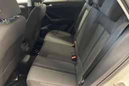 Valkoinen Volkswagen T-Roc 2023 kuva 8.