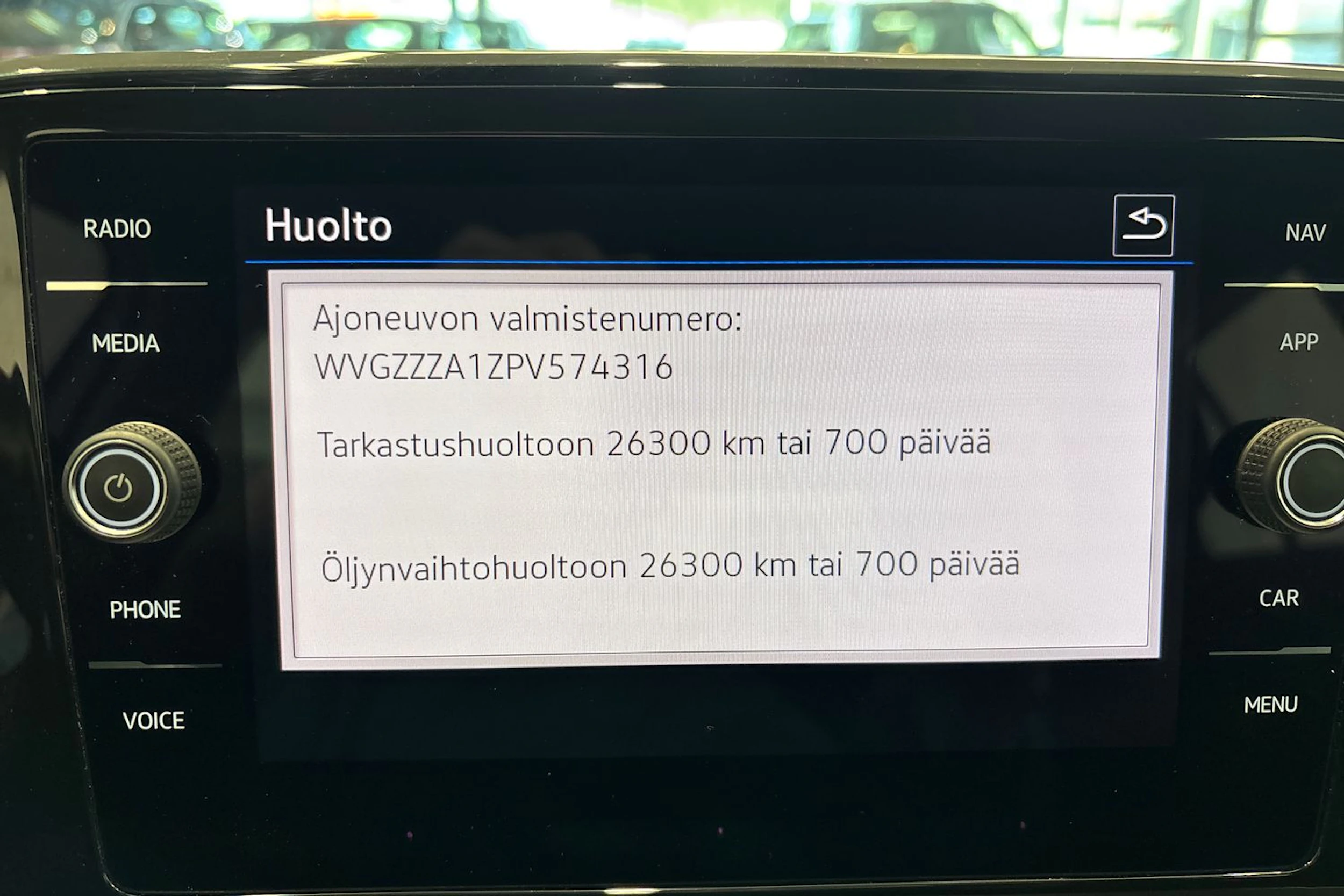 Valkoinen Volkswagen T-Roc 2023 kuva 16.