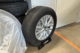 harmaa Volkswagen T-Roc 2023 kuva 10.