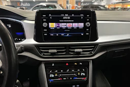 harmaa Volkswagen T-Roc 2023 kuva 17.