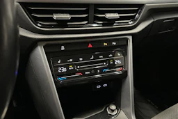 harmaa Volkswagen T-Roc 2023 kuva 18.