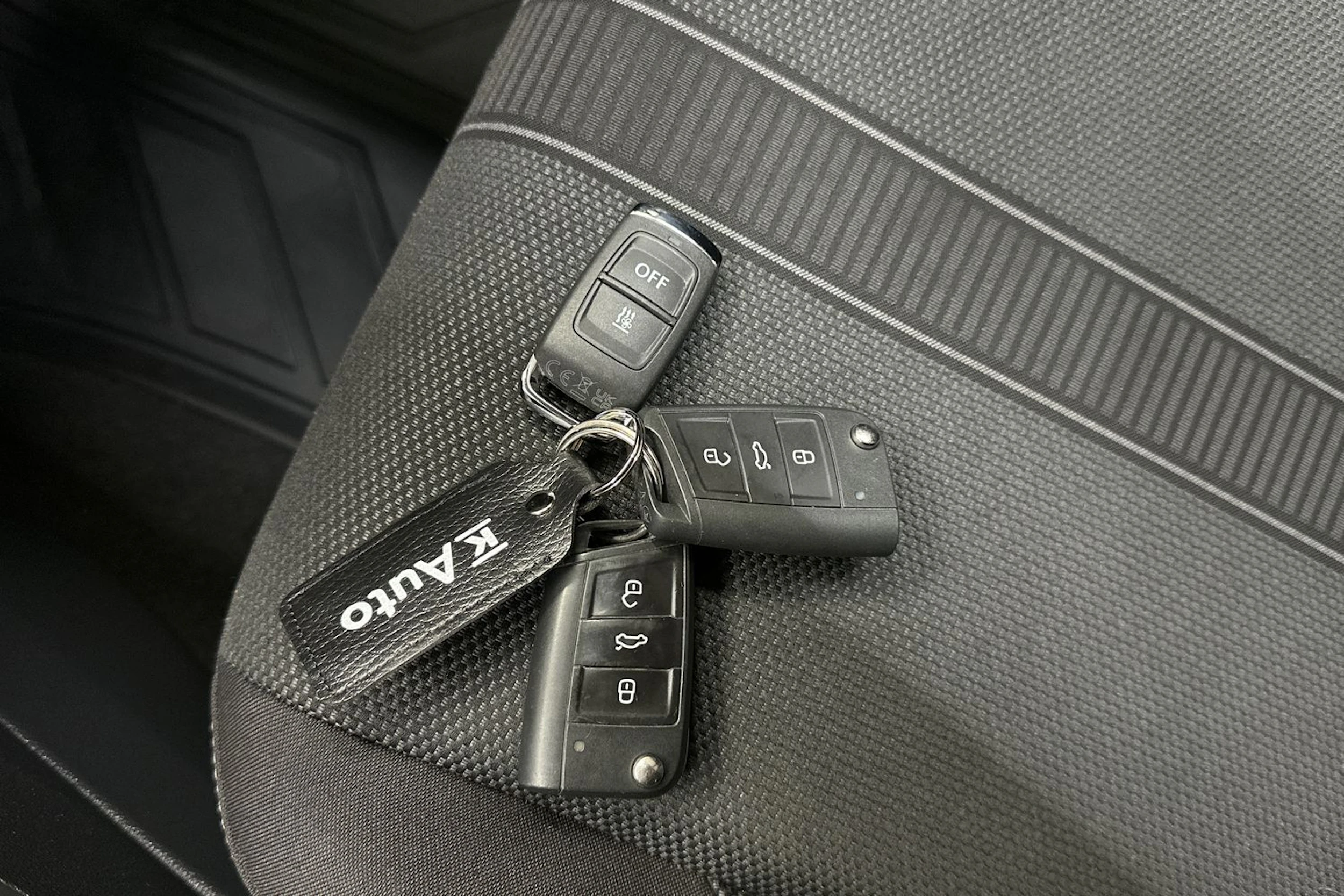 harmaa Volkswagen T-Roc 2023 kuva 24.